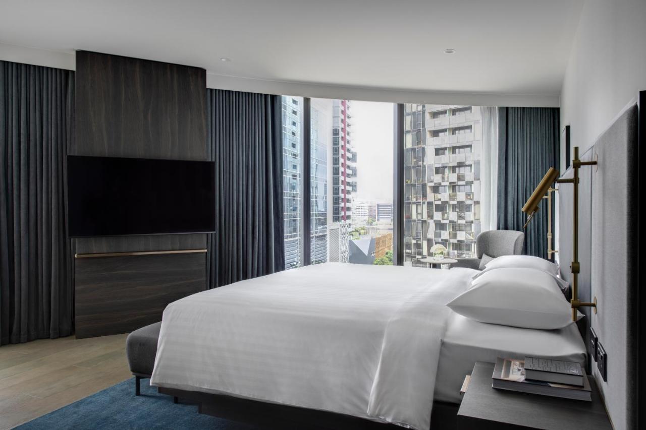 Melbourne Marriott Hotel Docklands Экстерьер фото A bedroom at the hotel