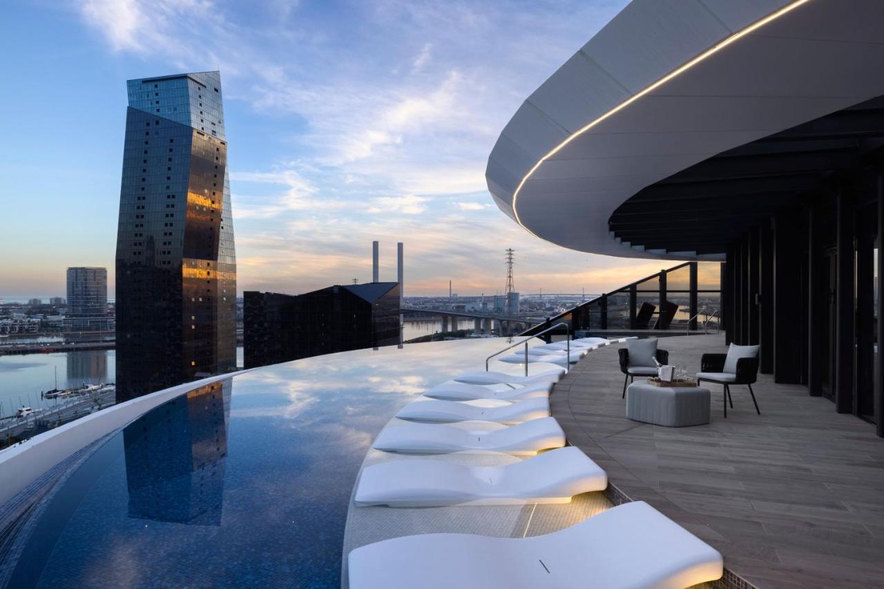 Melbourne Marriott Hotel Docklands Экстерьер фото Skyline pool