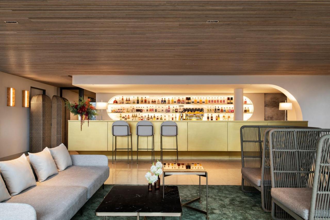 Melbourne Marriott Hotel Docklands Экстерьер фото The bar at the 19th floor