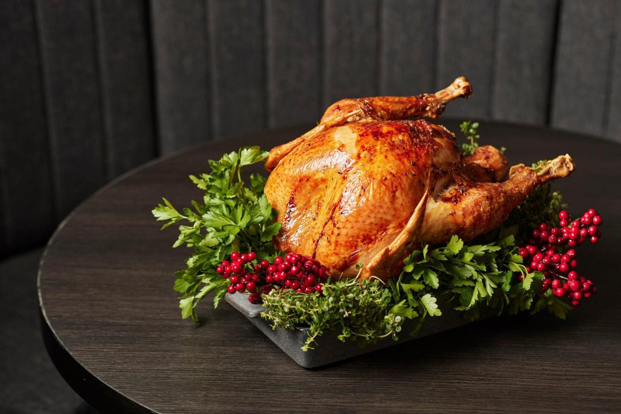 Melbourne Marriott Hotel Docklands Экстерьер фото A roasted turkey