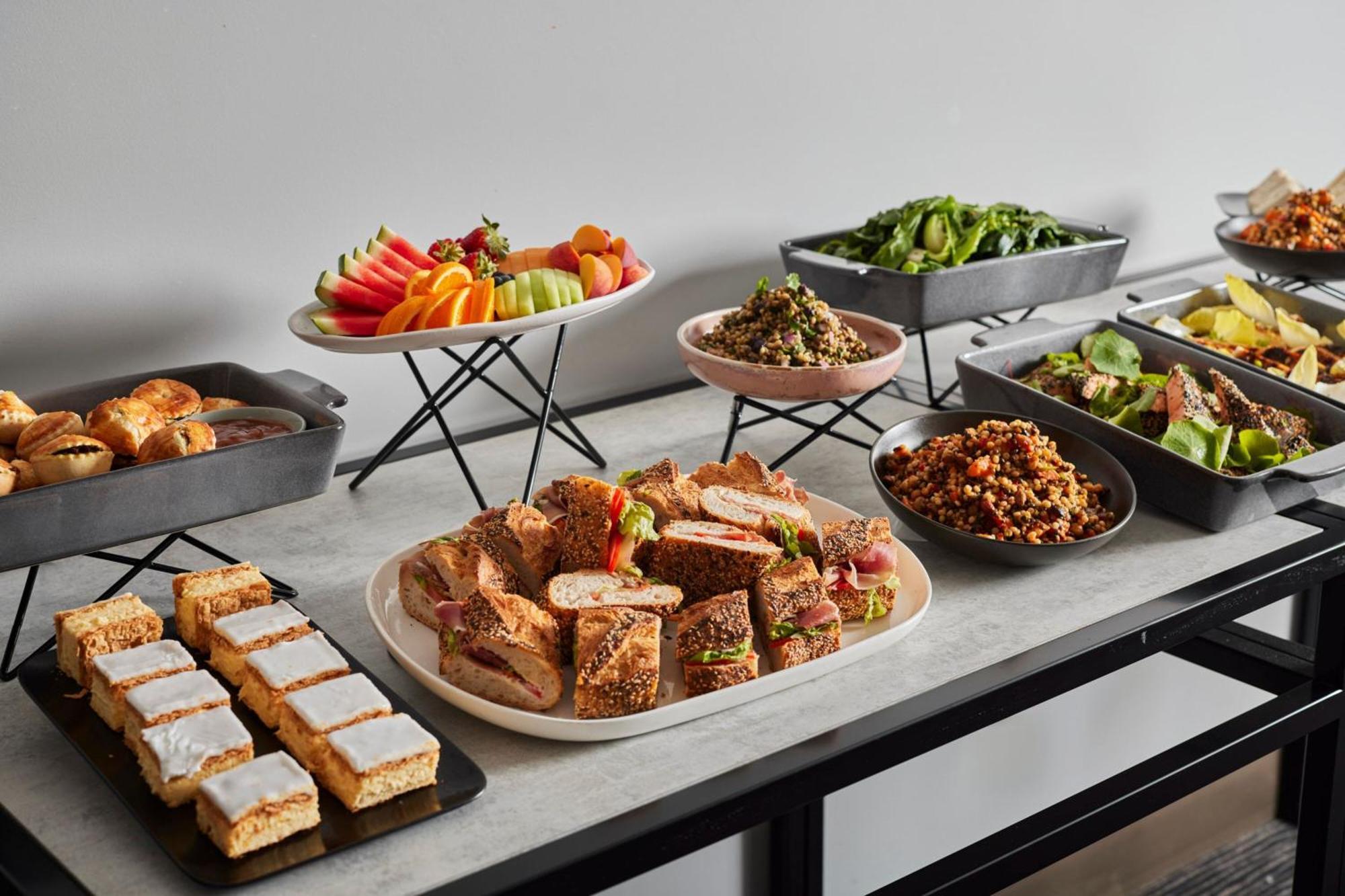 Melbourne Marriott Hotel Docklands Экстерьер фото A buffet