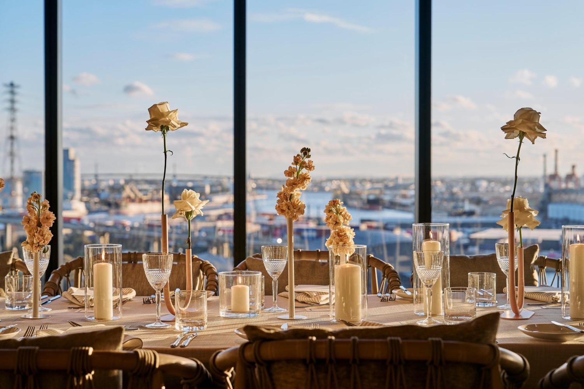 Melbourne Marriott Hotel Docklands Экстерьер фото The view from the 360° Restaurant