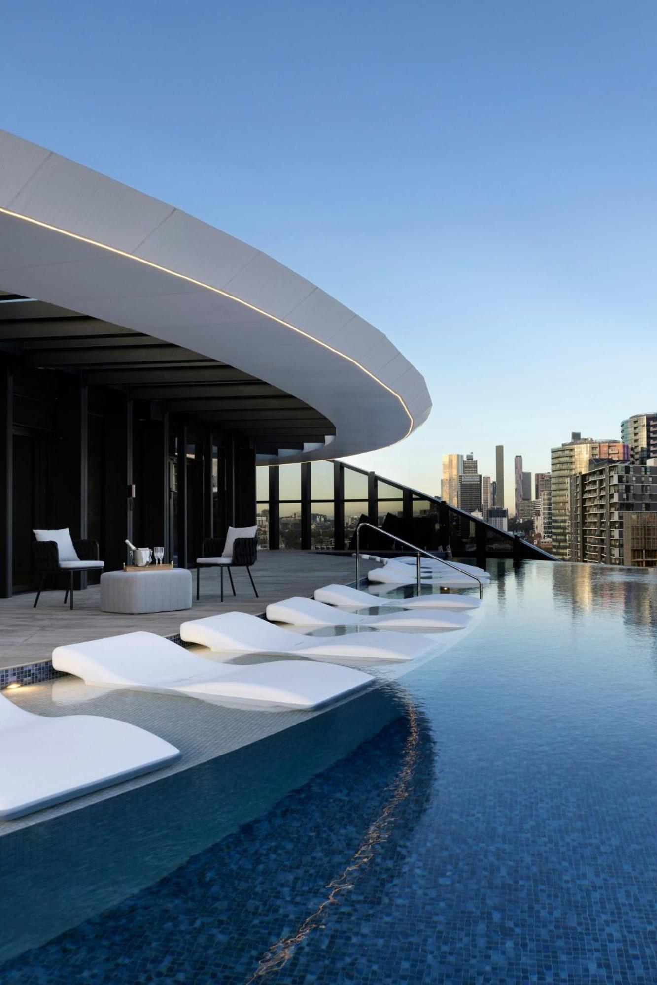 Melbourne Marriott Hotel Docklands Экстерьер фото The rooftop pool at The Standard East Village